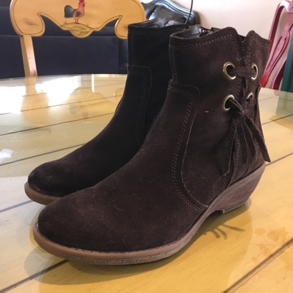 Boots - Picture 2 of 2